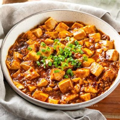   Mapo Tofu: Mausteinen ja Silkkisen Pehmeä Ruokailun Ihastus Sichuanista!